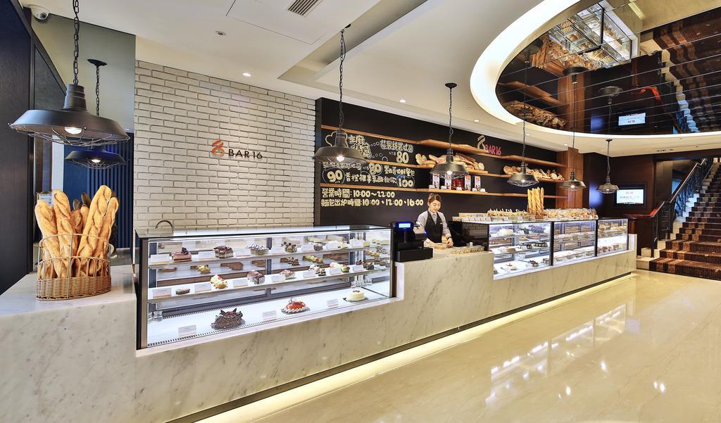Queena Plaza Hotel Tainan Exterior photo