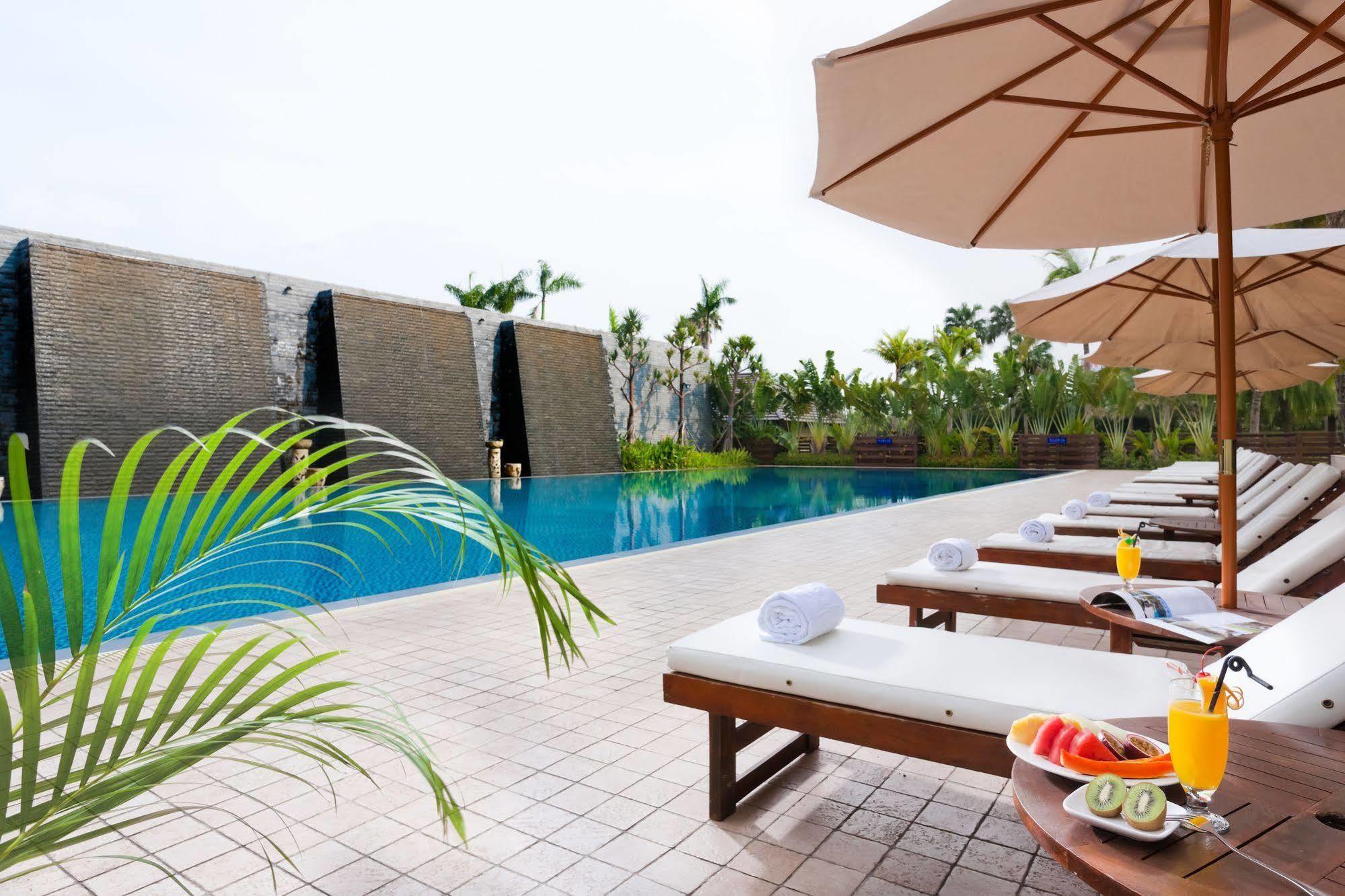 Queena Plaza Hotel Tainan Exterior photo